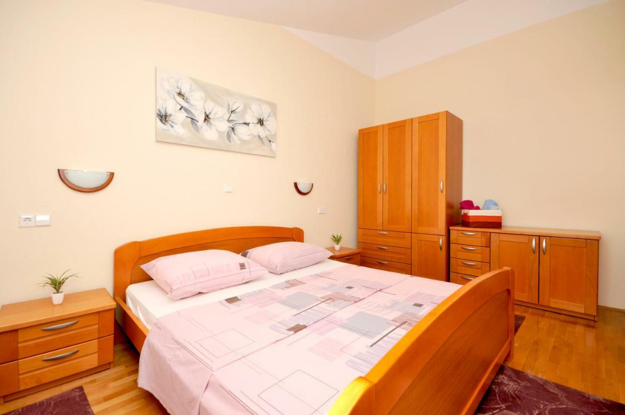 Apartman Beric โตรกีร์ ภายนอก รูปภาพ