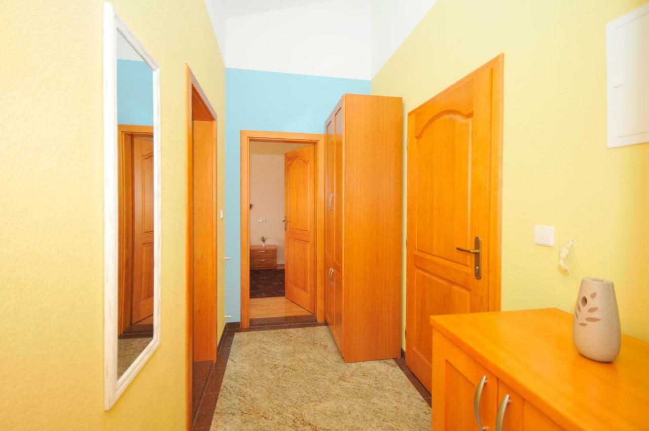 Apartman Beric โตรกีร์ ภายนอก รูปภาพ