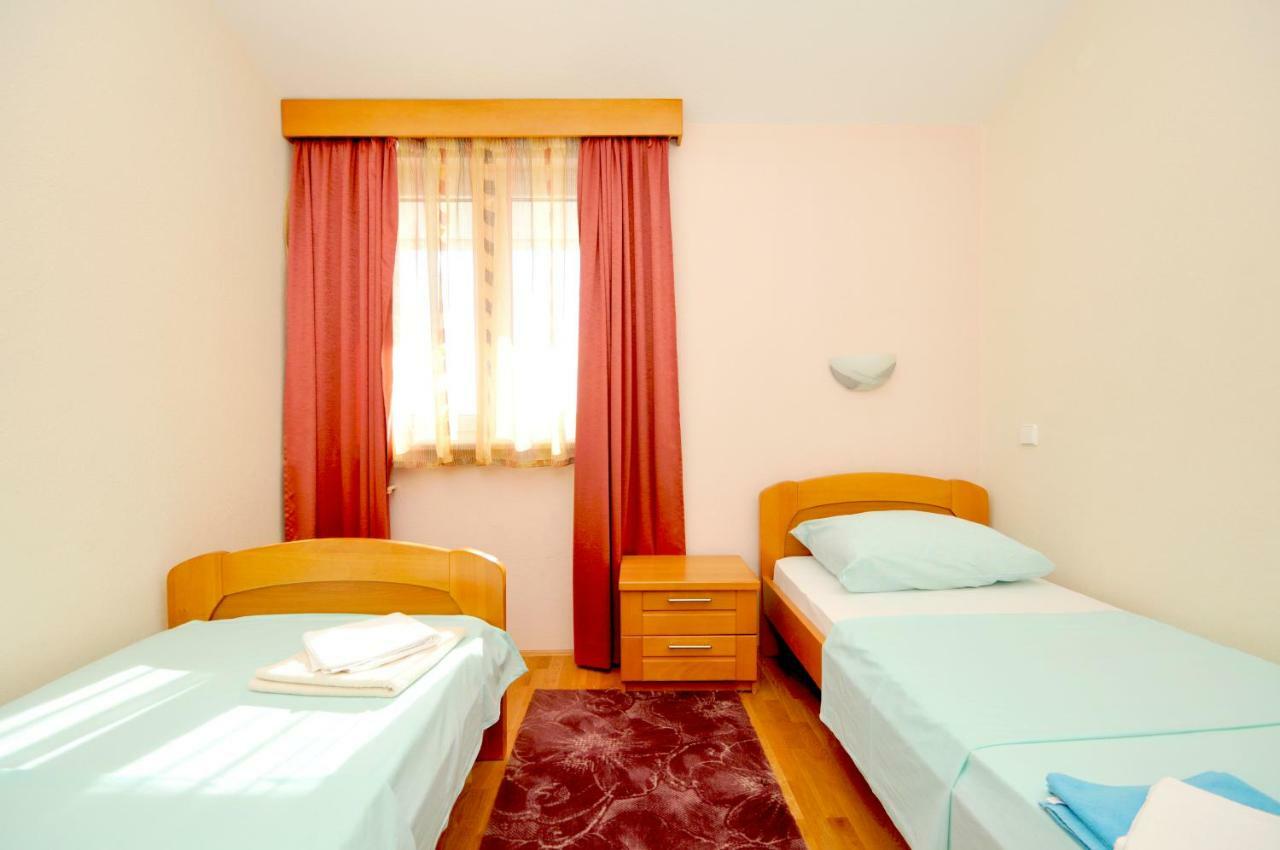 Apartman Beric โตรกีร์ ภายนอก รูปภาพ